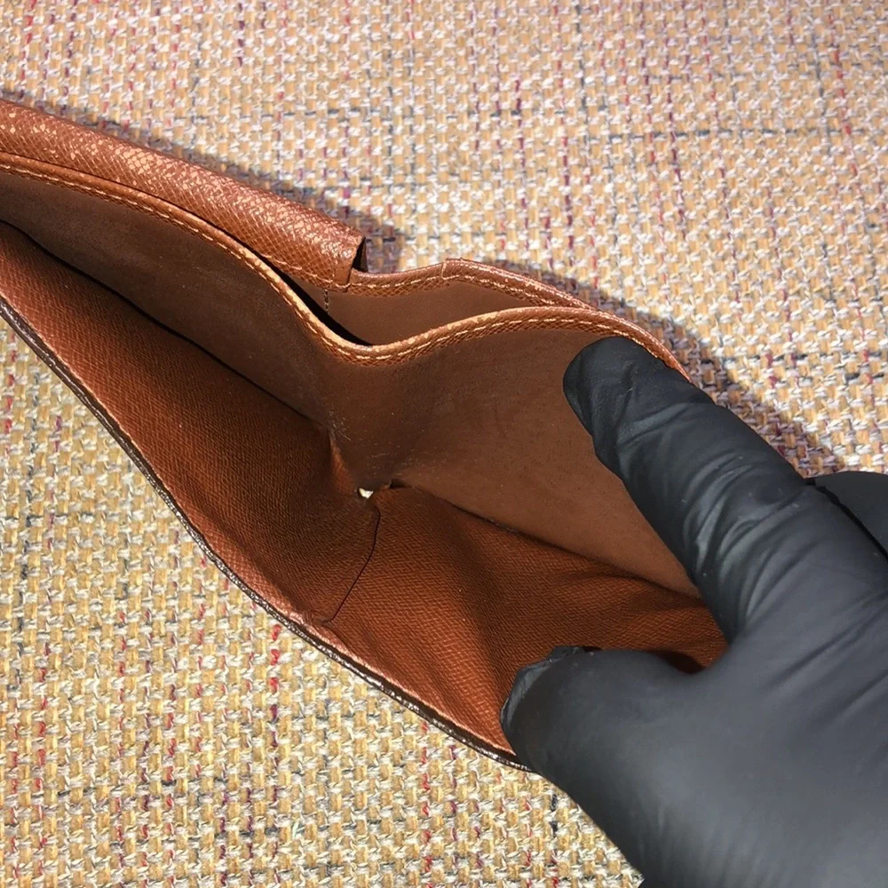 LOUIS VUITTON LV Monogram Bifold Marco Wallet with Internal Coin Pouch CA0092